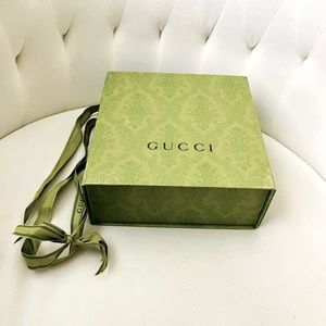 Gucci Paisley Green Magnetic Closure Gift Box with Ribbon